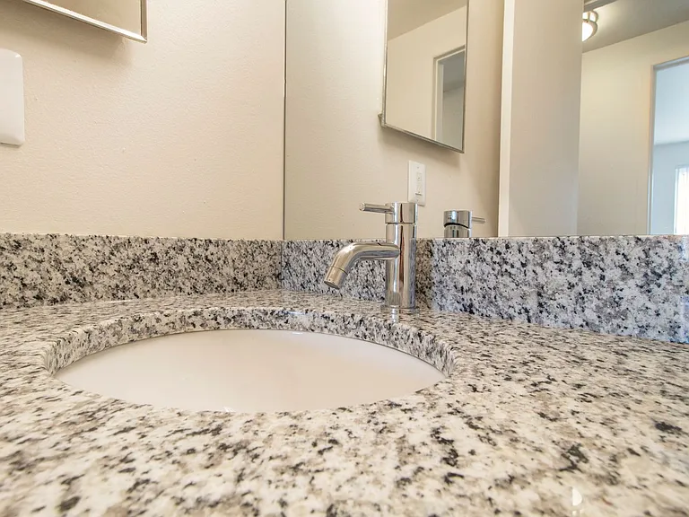 Novi Ridge Apartments — Photo 49