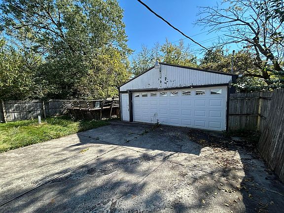 5th image of 3357 Eakin Rd