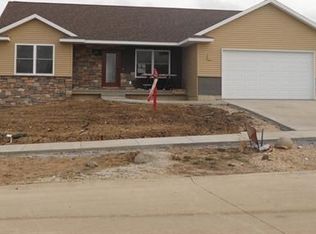 2800 Dawn Ave SW, Cedar Rapids, IA 52404