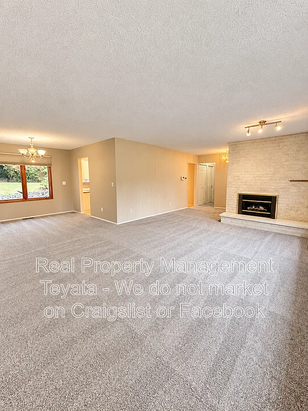 3 bed, 2.5 bath, 1740 sqft, $3,100 — Photo 2