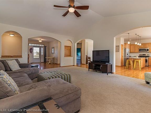 4th image of 232 Saint Andrews Dr