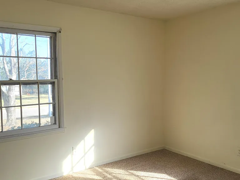 6811 Radial Dr — Photo 17