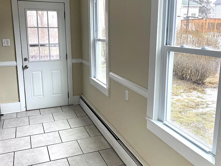 19 Center Streetsingle Family — Photo 24