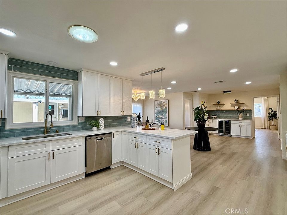 1st image of 235 Lakepark Dr