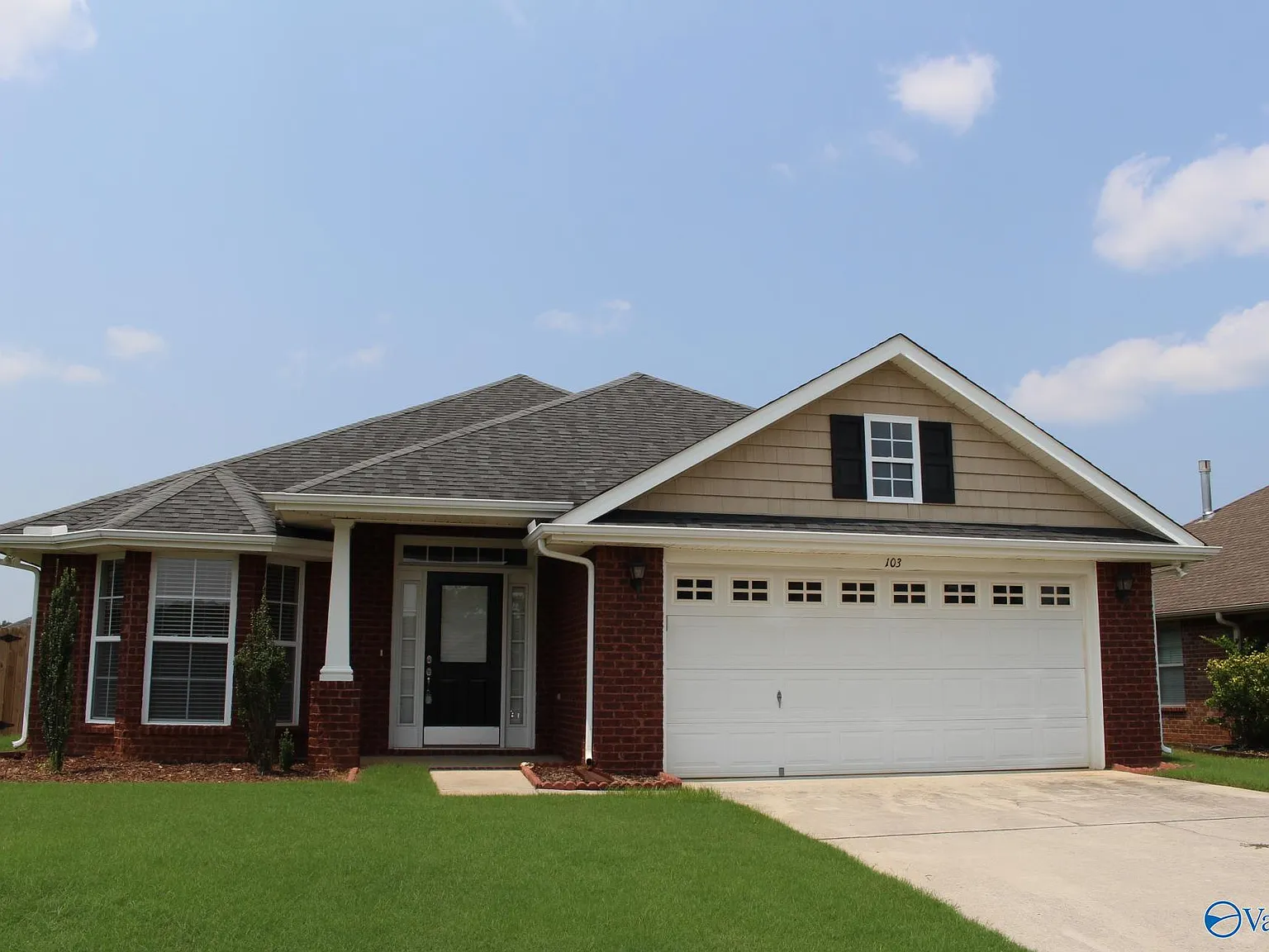 3 bed, 2.0 bath, 2248 sqft, $1,950 — Photo 2