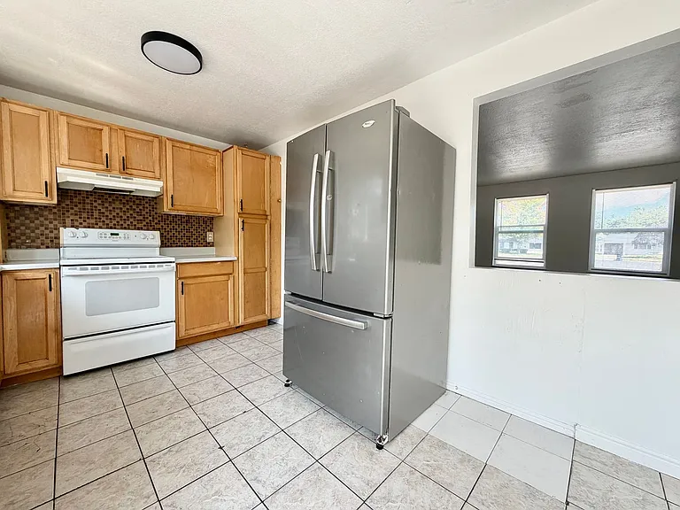 9900 S Darin Dr — Photo 4