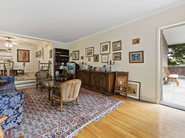 1615 Avenue I image 1 of 9