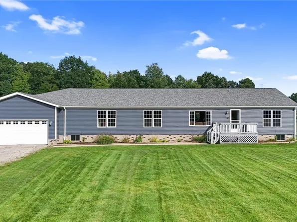 6268 Peck Rd, Ravenna, OH 44266