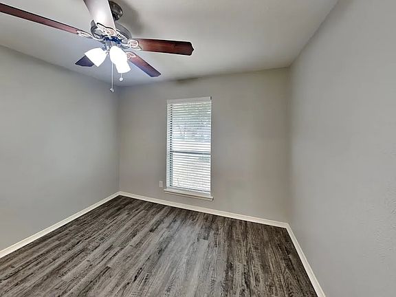 3rd image of 4808 Double Oak Ln #304-2007
