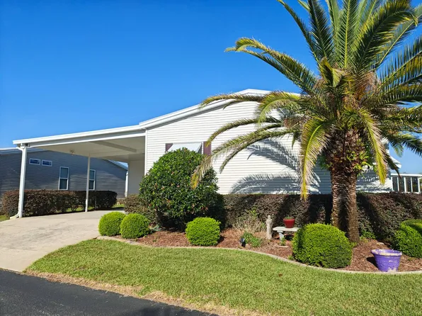 3926 Arrowwood Dr, Zephyrhills, FL 33541