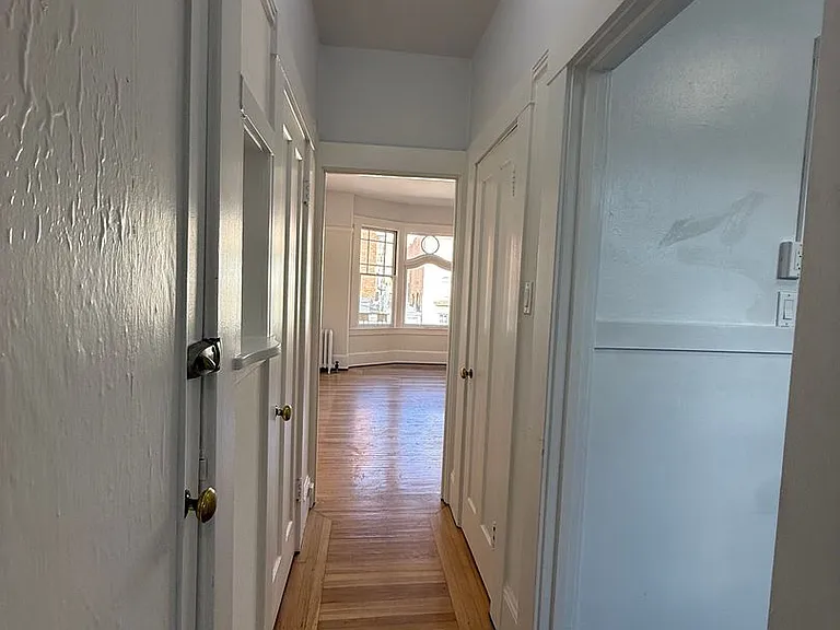 833 Jones St — Photo 4