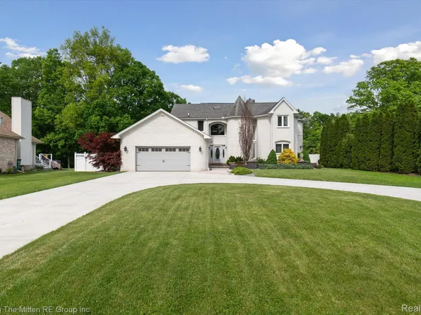 44177 Harmony Ln, Van Buren Township, MI 48111