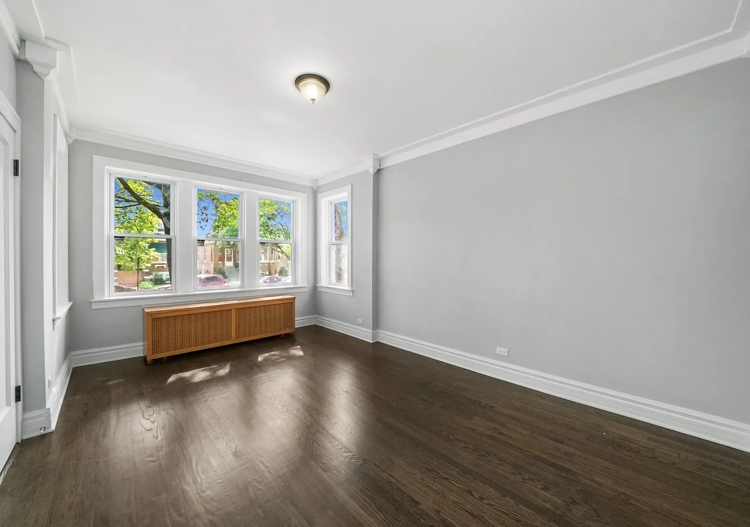 2 bed, 1300 sqft, $1,800 — Photo 2