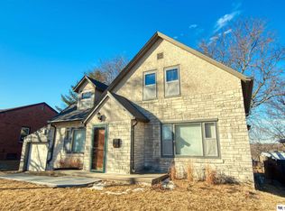 3314 N 69th St, Omaha, NE 68104