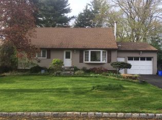 16 Parker Rd, Garnerville, NY 10923