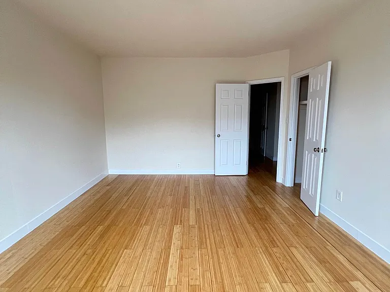 11880 Metropolitan Ave #5 — Photo 9