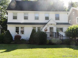 22 Woodlawn Ave E, Utica, NY 13501