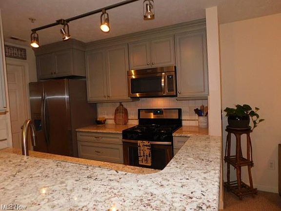 4th image of 14828 Lenox Dr #228