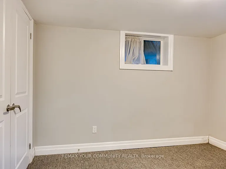 240 Markham Rd #LOWER LEVEL — Photo 9