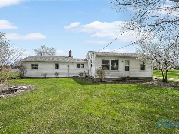 24584 McCutcheonville Rd, Perrysburg, OH 43551