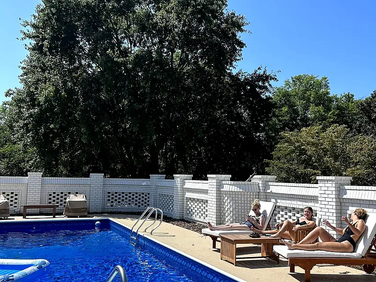 661 Bay Point Dr — Photo 8