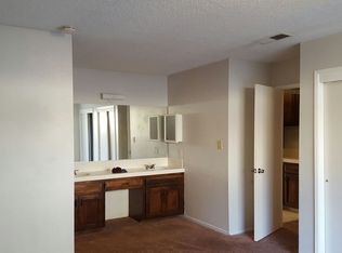 6816 N Half Moon Dr, Bakersfield, CA 93309