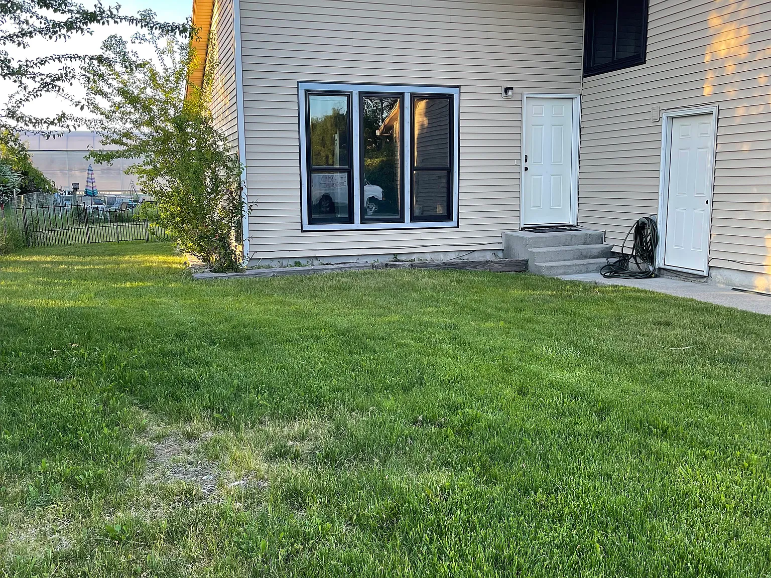 3 bed, 1650 sqft, $2,150 — Photo 1