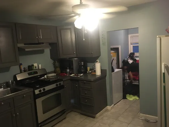 18507 Brohl St, Roseville, MI 48066
