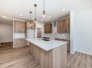 4112 208th St NW, Edmonton, AB T6M 2P5