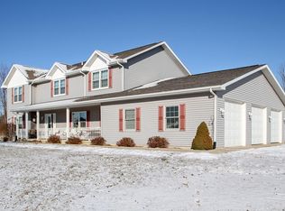 W5524 Double Dr, Walworth, WI 53184
