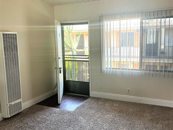 5th image of 850 S Rosemead Blvd APT 10