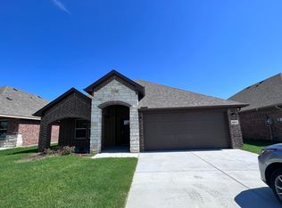 802 Tippit Ln, Greenville, TX 75402