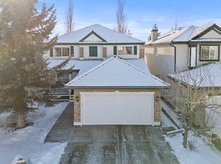 63 NE Springbank Cres SW, Calgary, AB T3H3S6