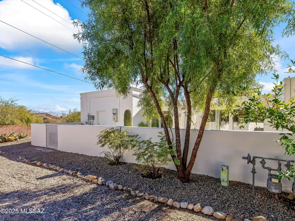 5032 N Northridge Pl, Tucson, AZ 85718