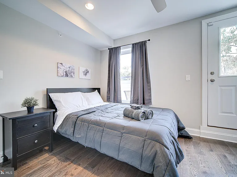 1513 S Lambert St — Photo 61