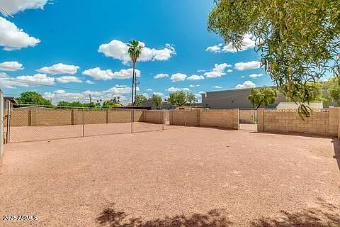 5001 S La Rosa Dr #B — Photo 17