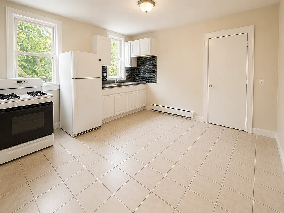 96 S 8th St #3