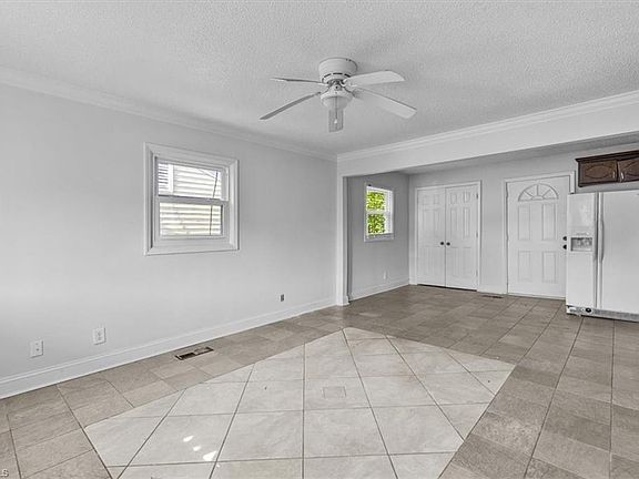 3rd image of 1724 Glenwood Ave