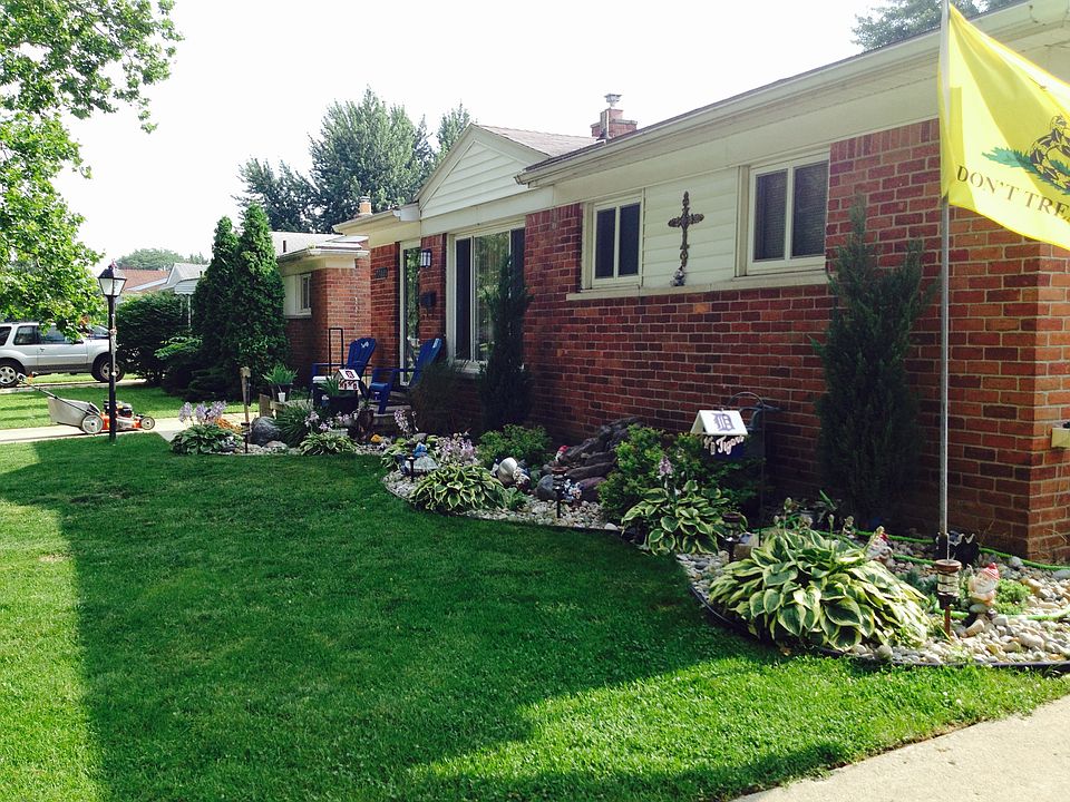 2nd image of 7500 Sloan St