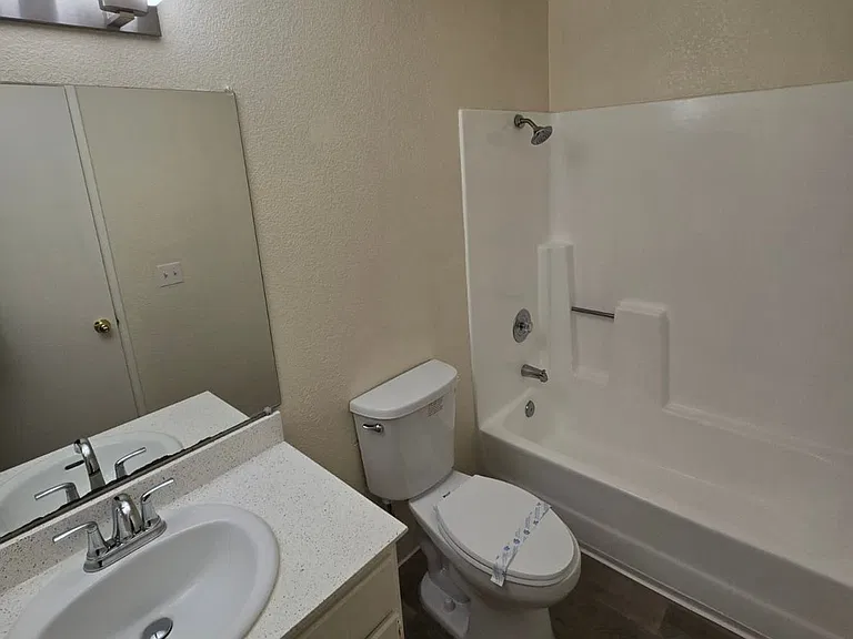Highland View Apartments — Photo 49