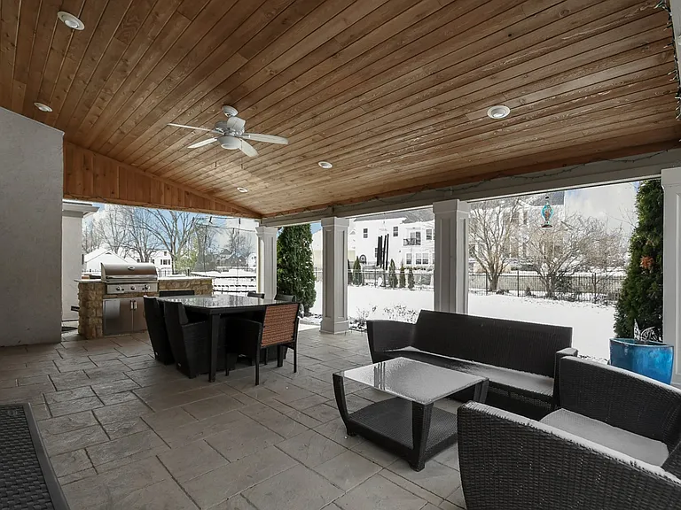 5464 Sandy Dr — Photo 25