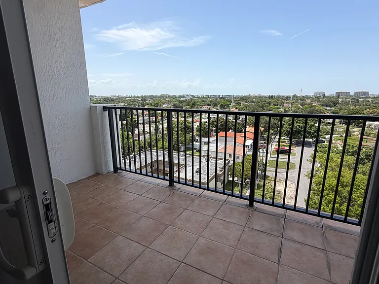 6357 SW 8th St #807 — Photo 27