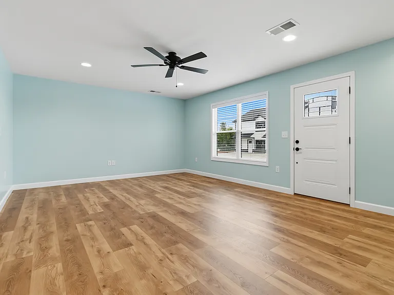 250 Meadow Dr #1 — Photo 10