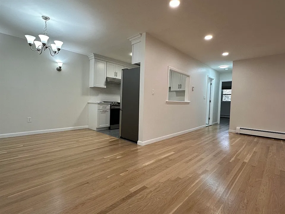 52 Jacqueline Rd #11