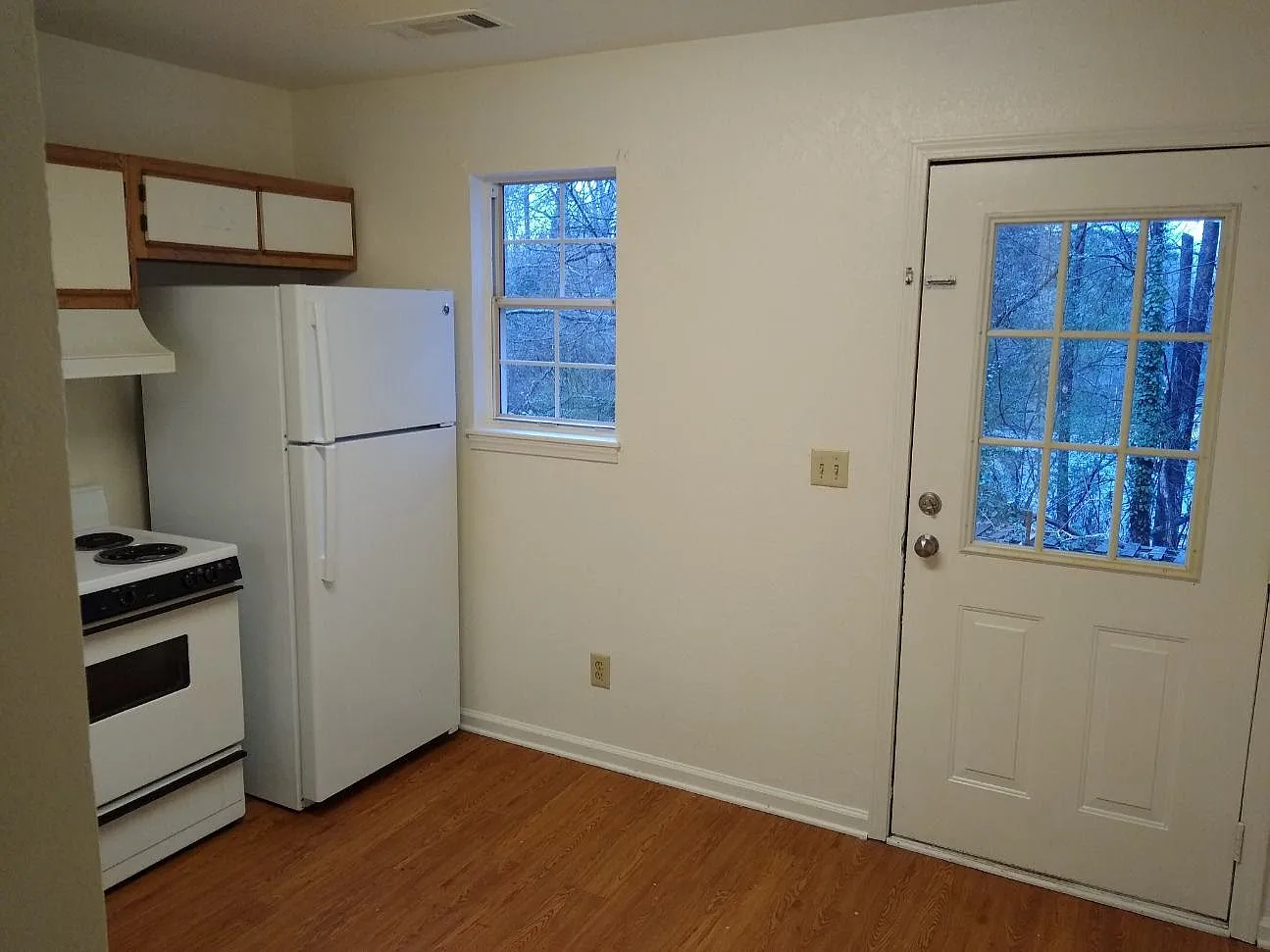 2 bed, 1.5 bath, 1000 sqft, $1,250 — Photo 3