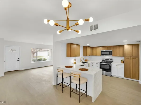 3376 Knollwood Ct, Las Vegas, NV 89121