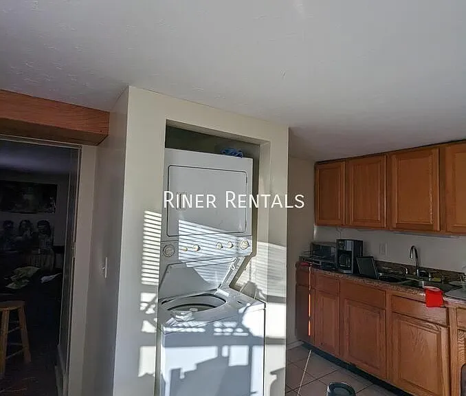 277-101 W Bruce St — Photo 27