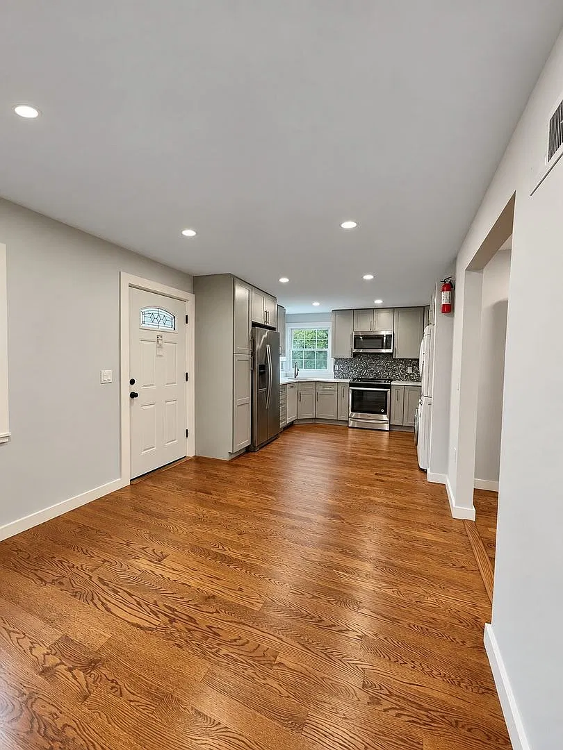 615 Hall Street — Photo 3