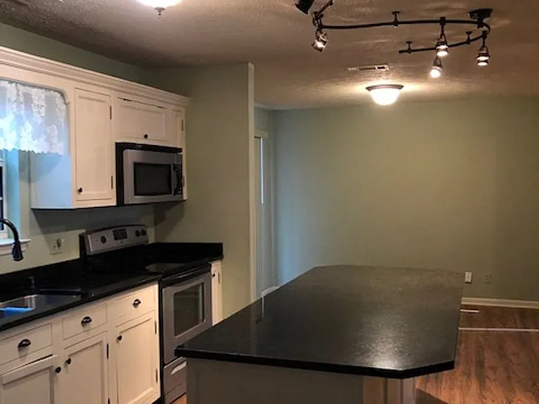 10 Quail Forest Ct — Photo 8