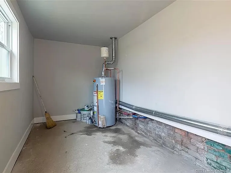 532 E Chestnut St — Photo 32